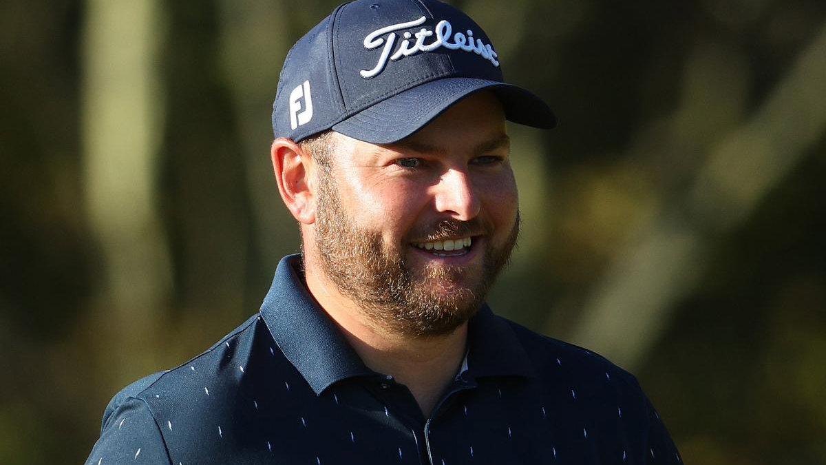 Golf fans call for rule change after pro skewered by 'worst divot lie all year'